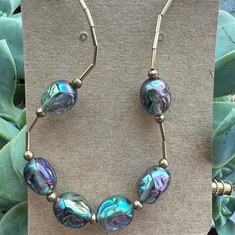 Stunning iridescent glass bead necklace